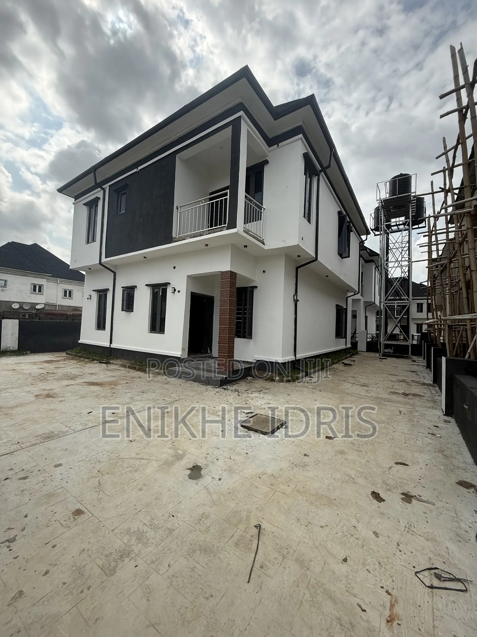 4bdrm Duplex in Lugbe District for sale in Lugbe District