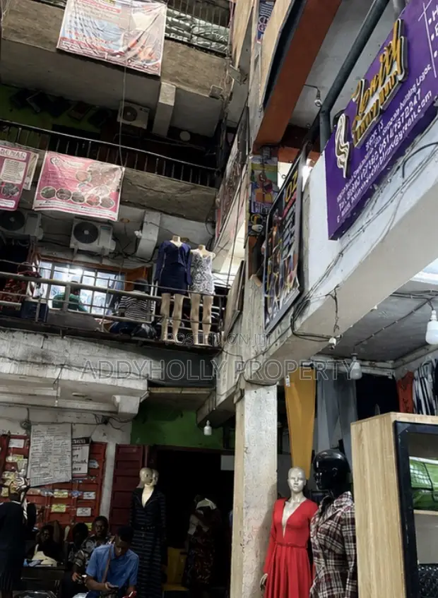 Plaza With 40shops on Broad Street in Lagos Island in Marina