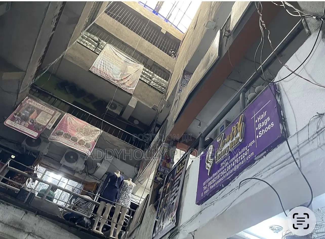 Plaza With 40shops on Broad Street in Lagos Island in Marina