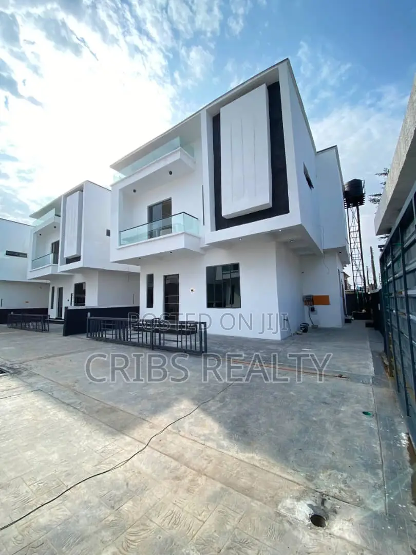 4bdrm Duplex in Idado for sale in Idado