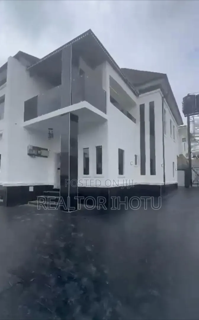 4bdrm Duplex in FHA for sale in FHA
