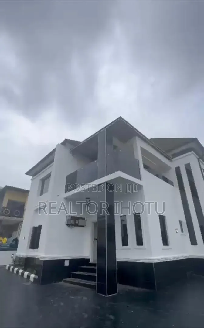 4bdrm Duplex in FHA for sale in FHA