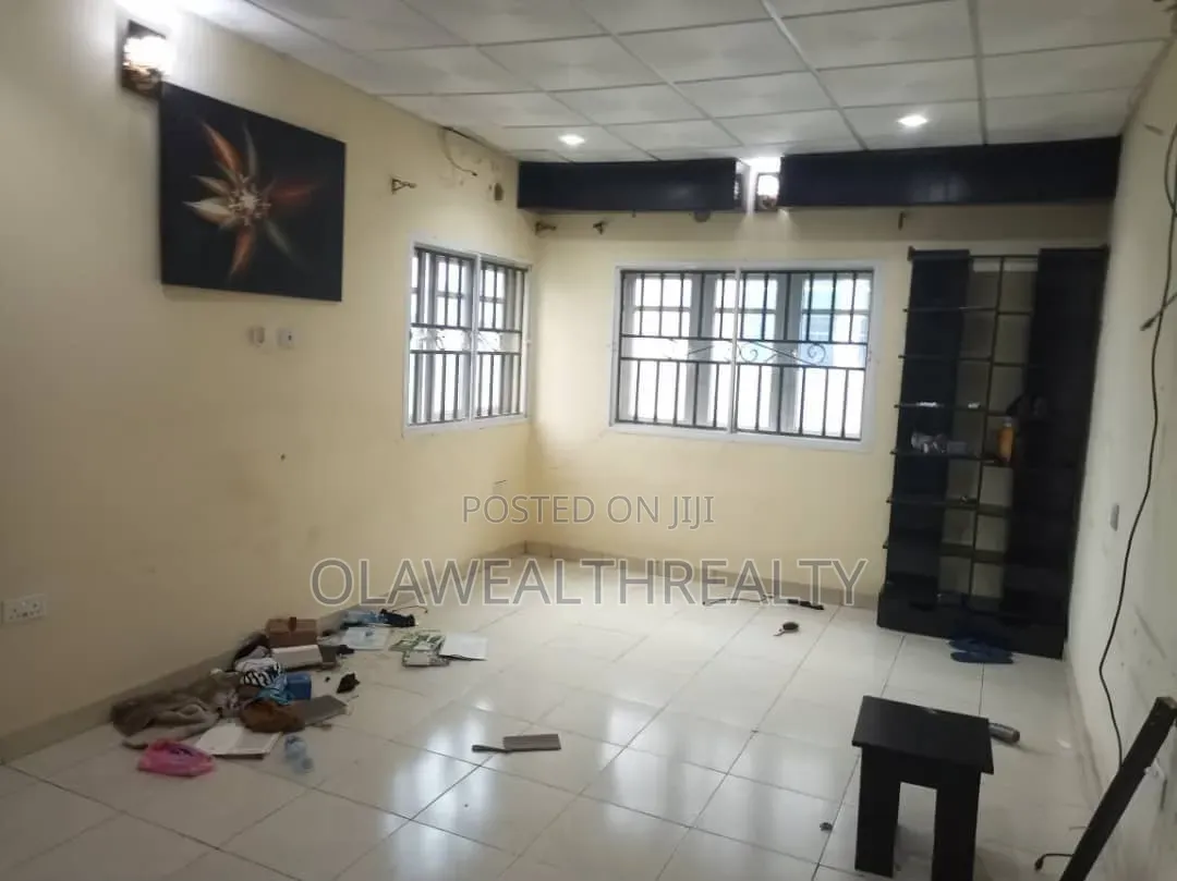3bdrm Block of Flats in Kolapo Ishola Gra, Akobo for rent in Akobo