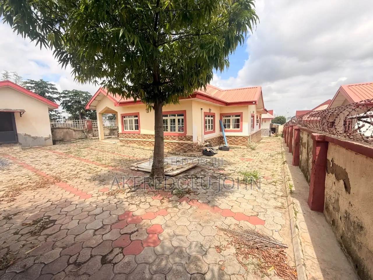 3bdrm Bungalow in Galadimawa for sale in Galadimawa