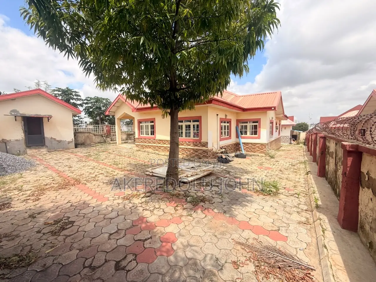 3bdrm Bungalow in Galadimawa for sale in Galadimawa