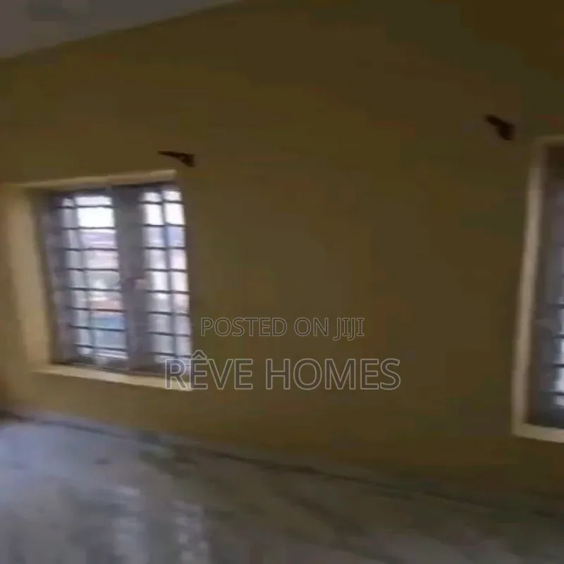 3bdrm Block of Flats in Adekunle for rent in Adekunle
