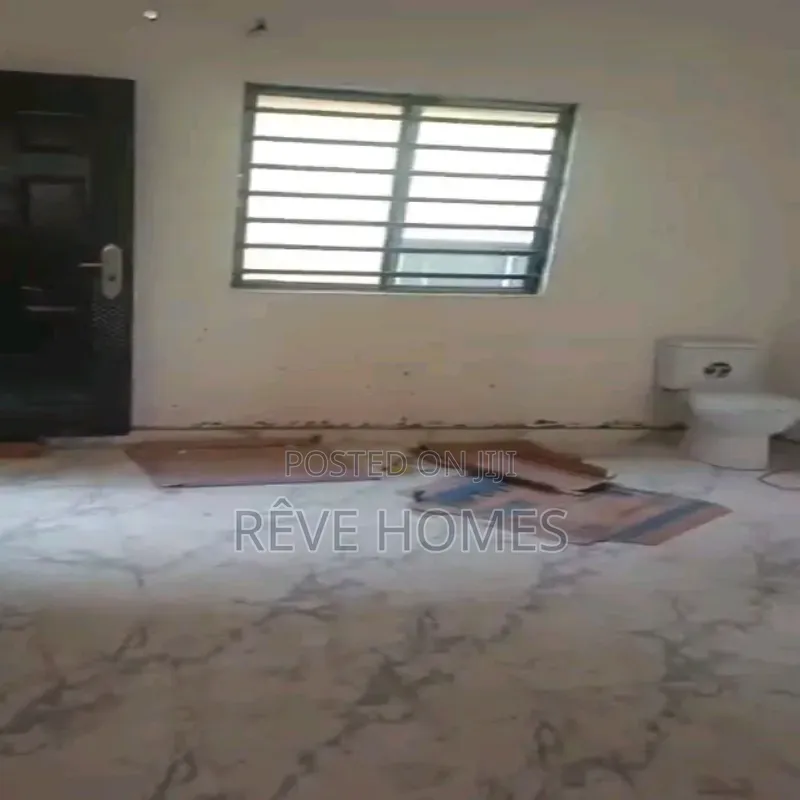 Mini Flat in Adekunle for rent in Adekunle
