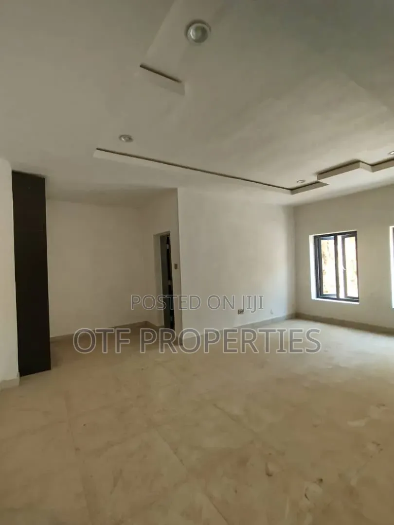 5bdrm Duplex in Guzape for sale in Guzape District