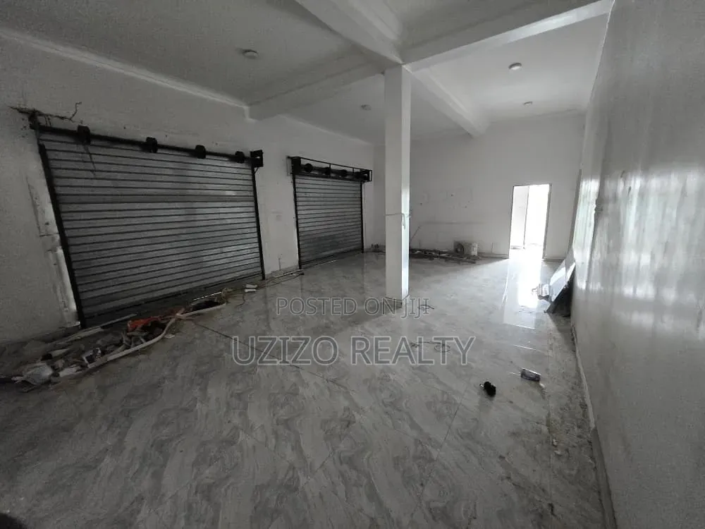 Prime Commercial Property Directly on Lekki Epe Expressway in Sangotedo