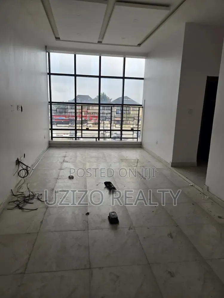 Prime Commercial Property Directly on Lekki Epe Expressway in Sangotedo