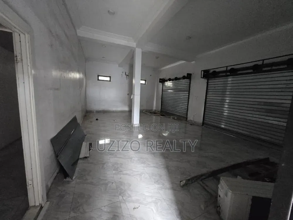 Prime Commercial Property Directly on Lekki Epe Expressway in Sangotedo