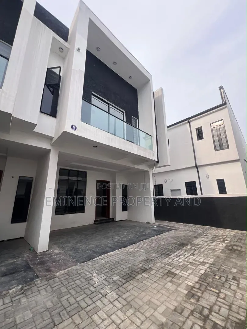 4bdrm Duplex in Ikota for rent in Ikota