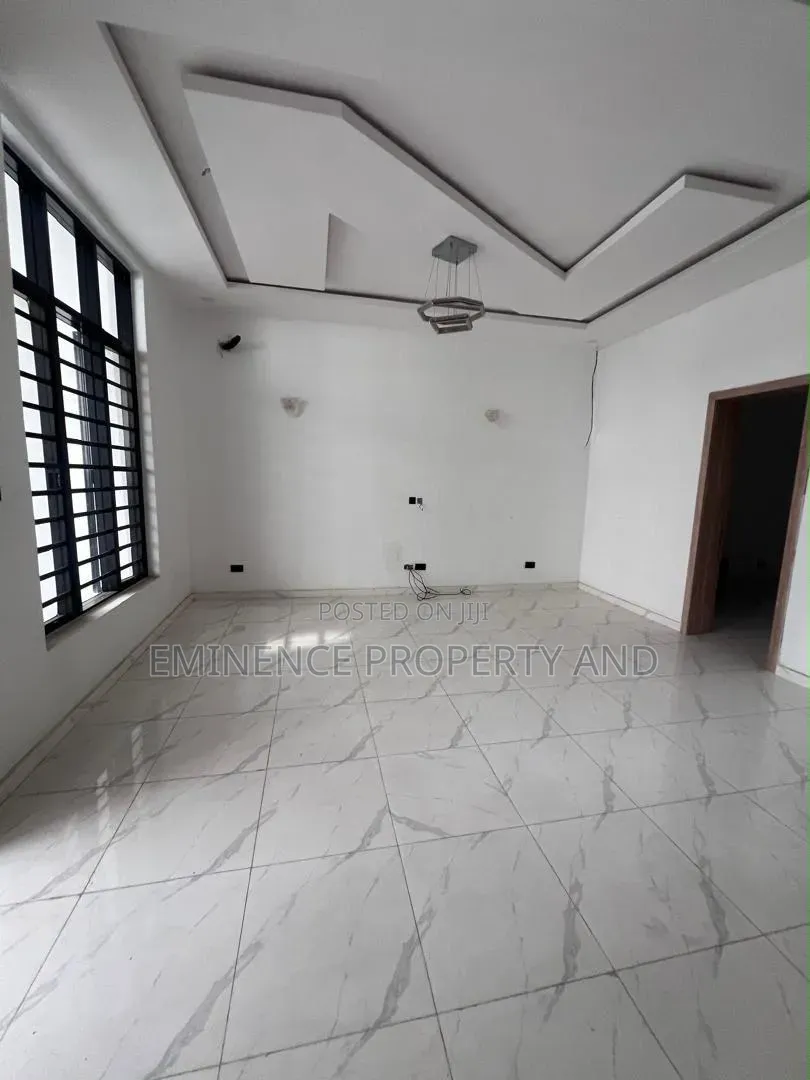 4bdrm Duplex in Ikota for rent in Ikota