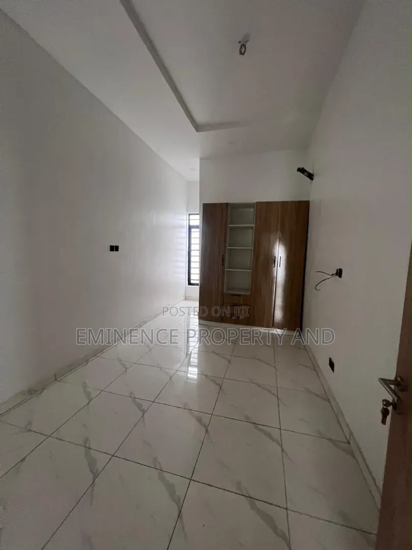 4bdrm Duplex in Ikota for rent in Ikota
