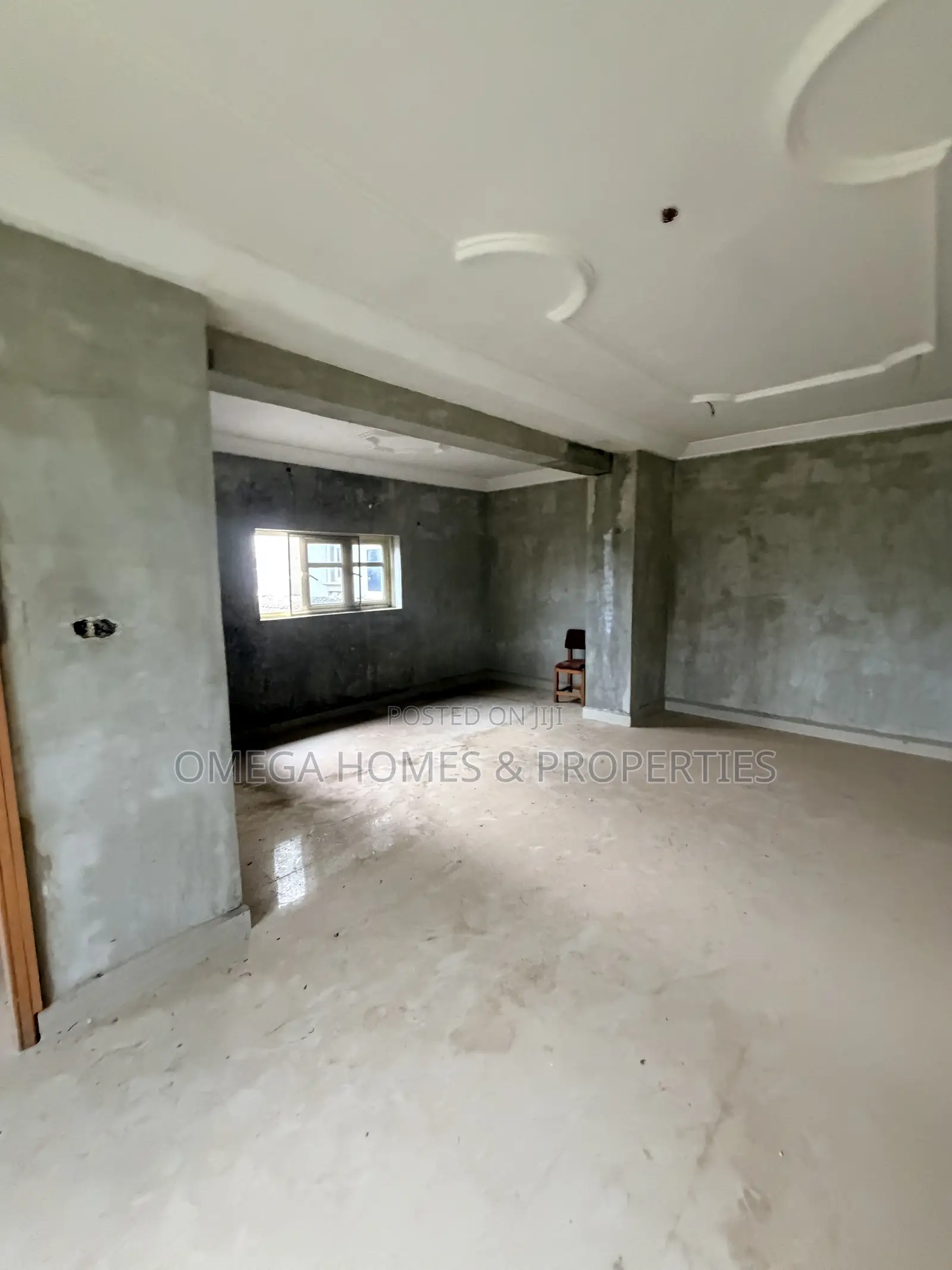 Elegant 30-Room Building on 5 Plots in Ehimiri in Umuahia