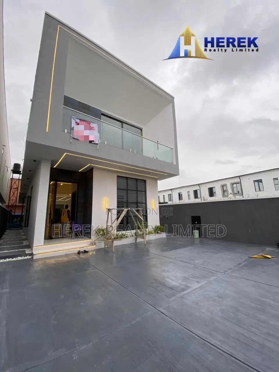 5bdrm Duplex in Ajah for sale in Ado / Ajah