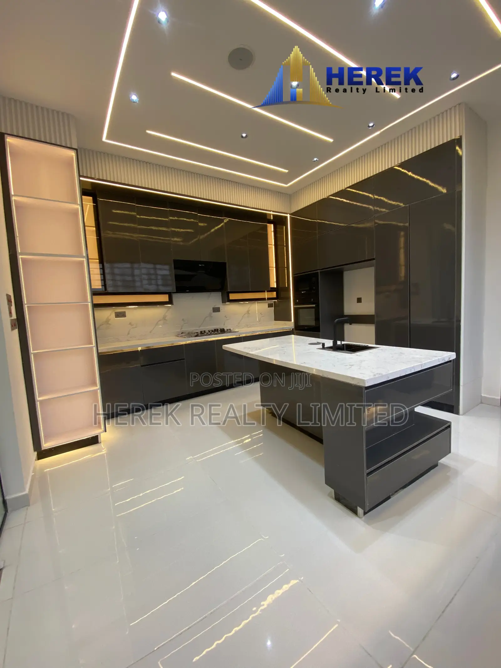 5bdrm Duplex in Ajah for sale in Ado / Ajah