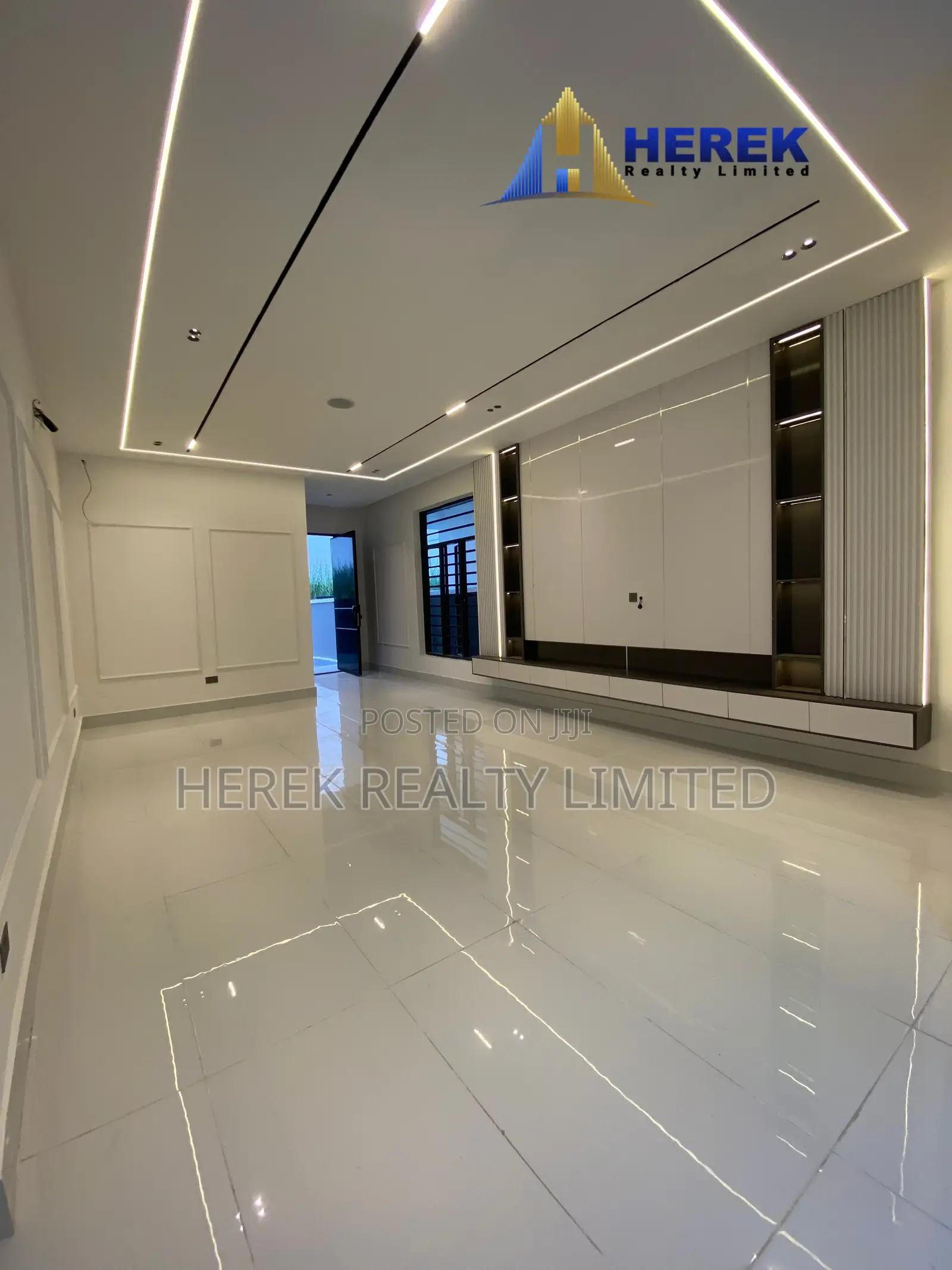 5bdrm Duplex in Ajah for sale in Ado / Ajah