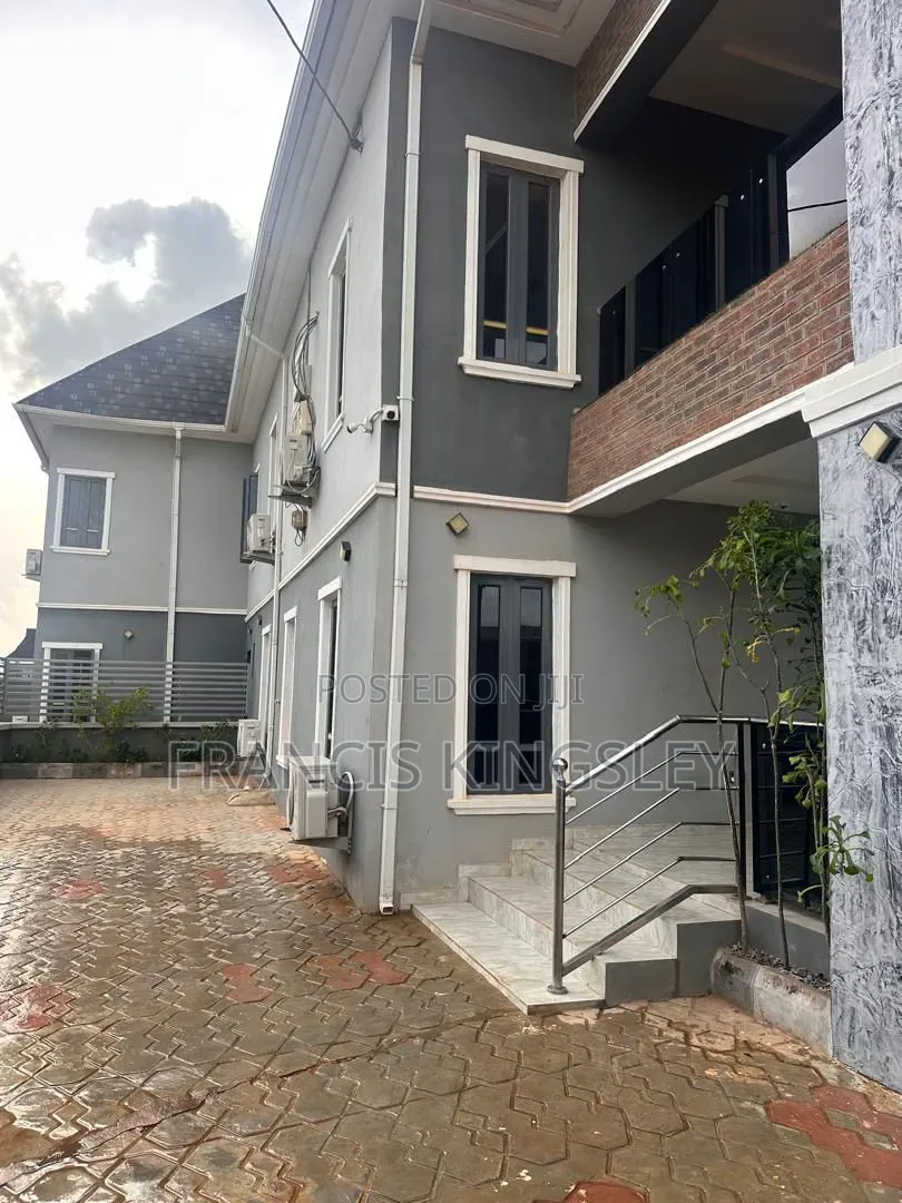 4bdrm Duplex in Igbogbo for sale in Igbogbo
