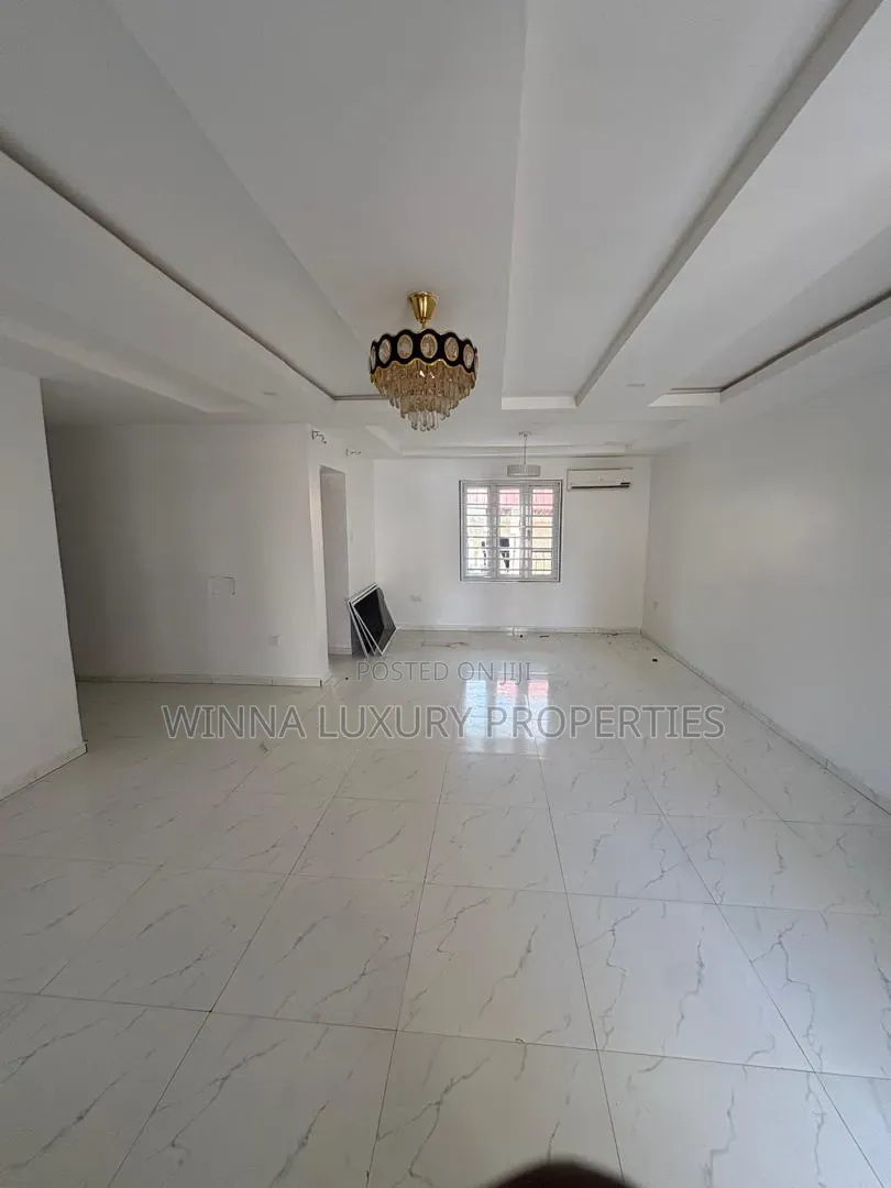 3bdrm Apartment in Along Von Axis, Lugbe District for rent in Lugbe District