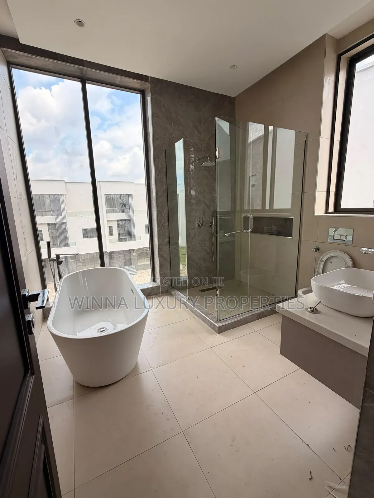 6bdrm Duplex in Jabi Main for sale in Jabi