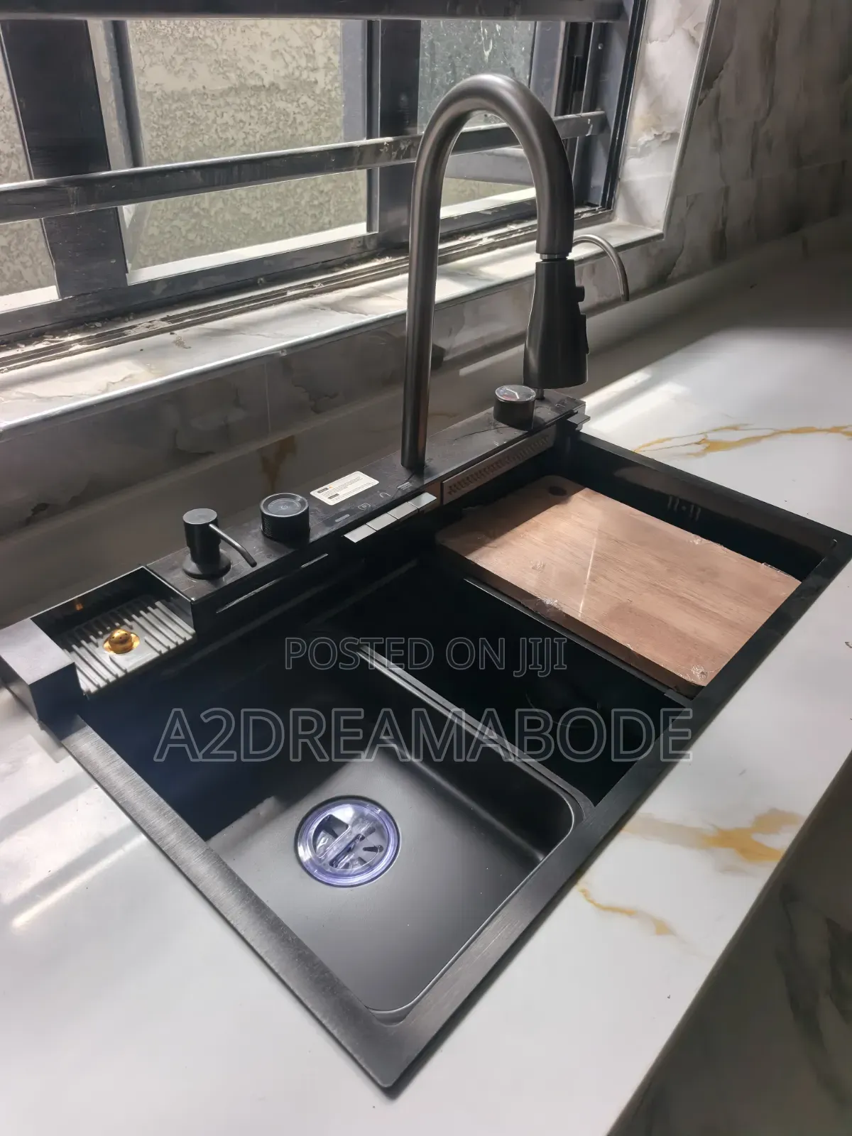 4bdrm Duplex in Off College Road, Oke-Ira / Ogba for rent in Oke-Ira / Ogba