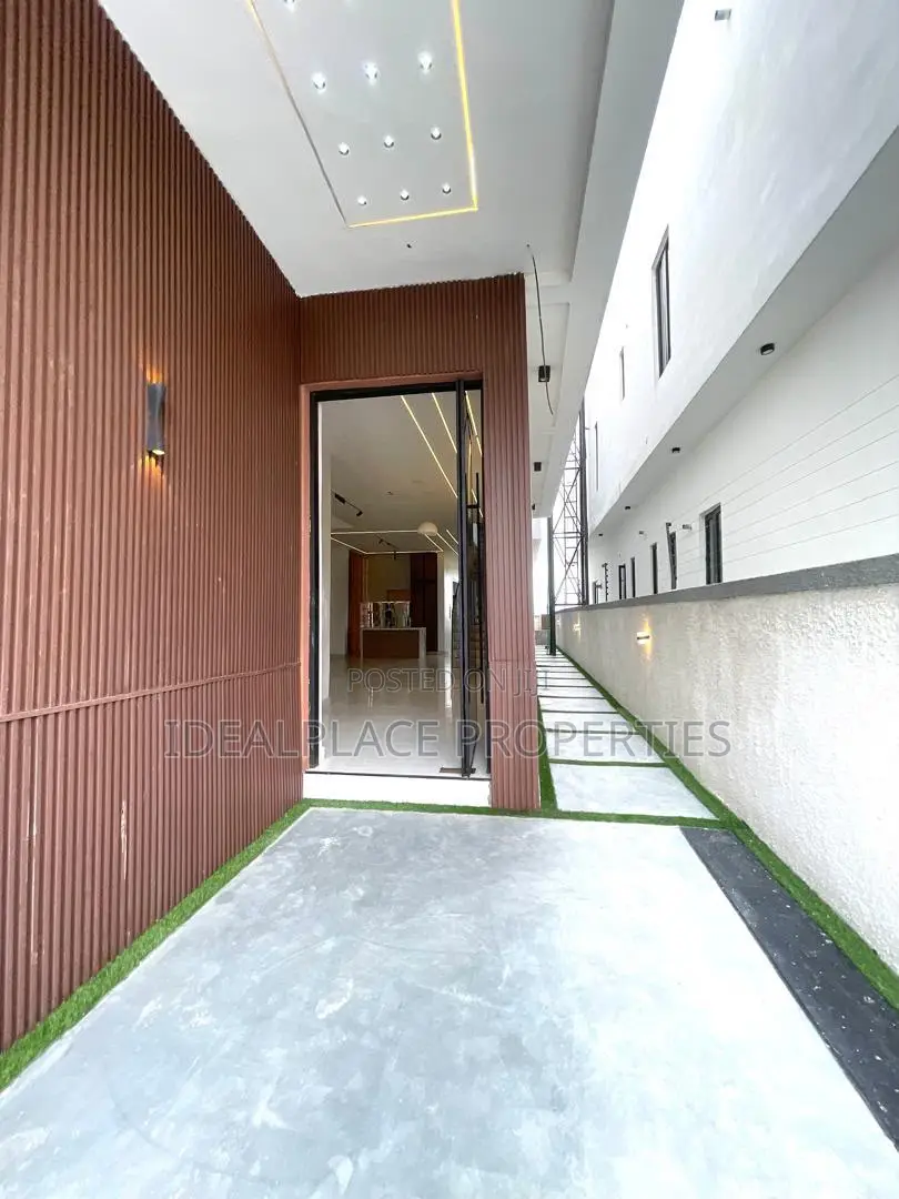 5bdrm Duplex in Ajah for sale in Ajah