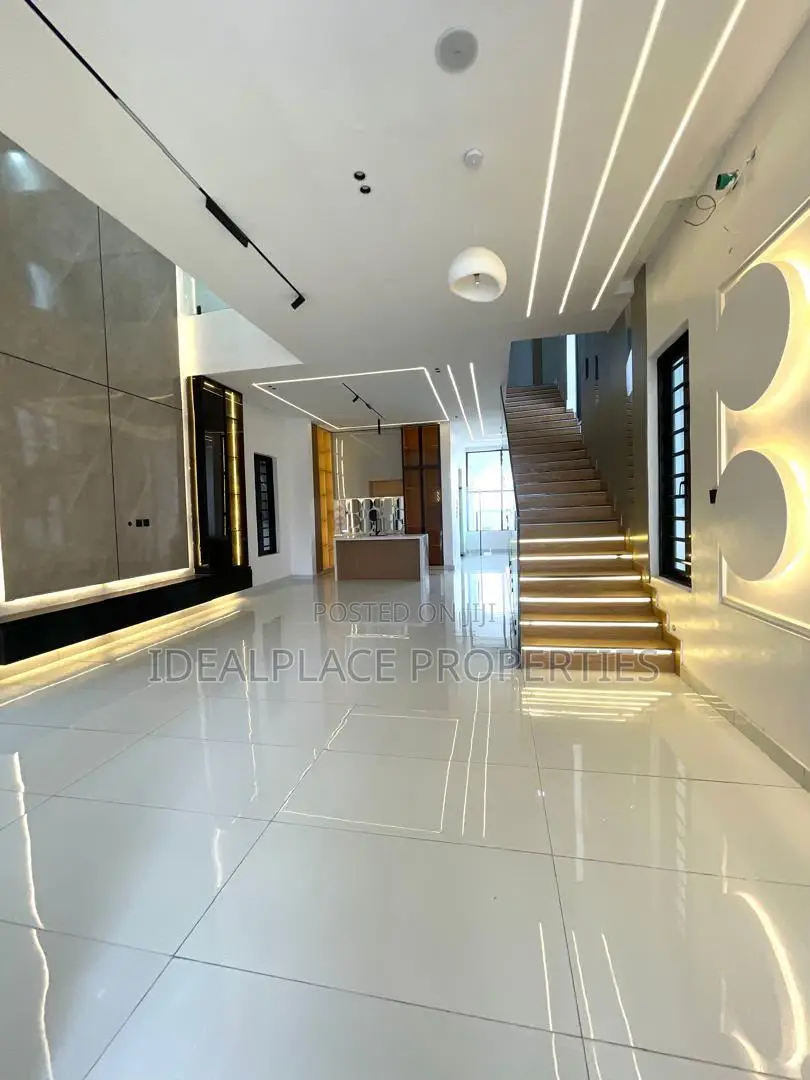 5bdrm Duplex in Ajah for sale in Ajah