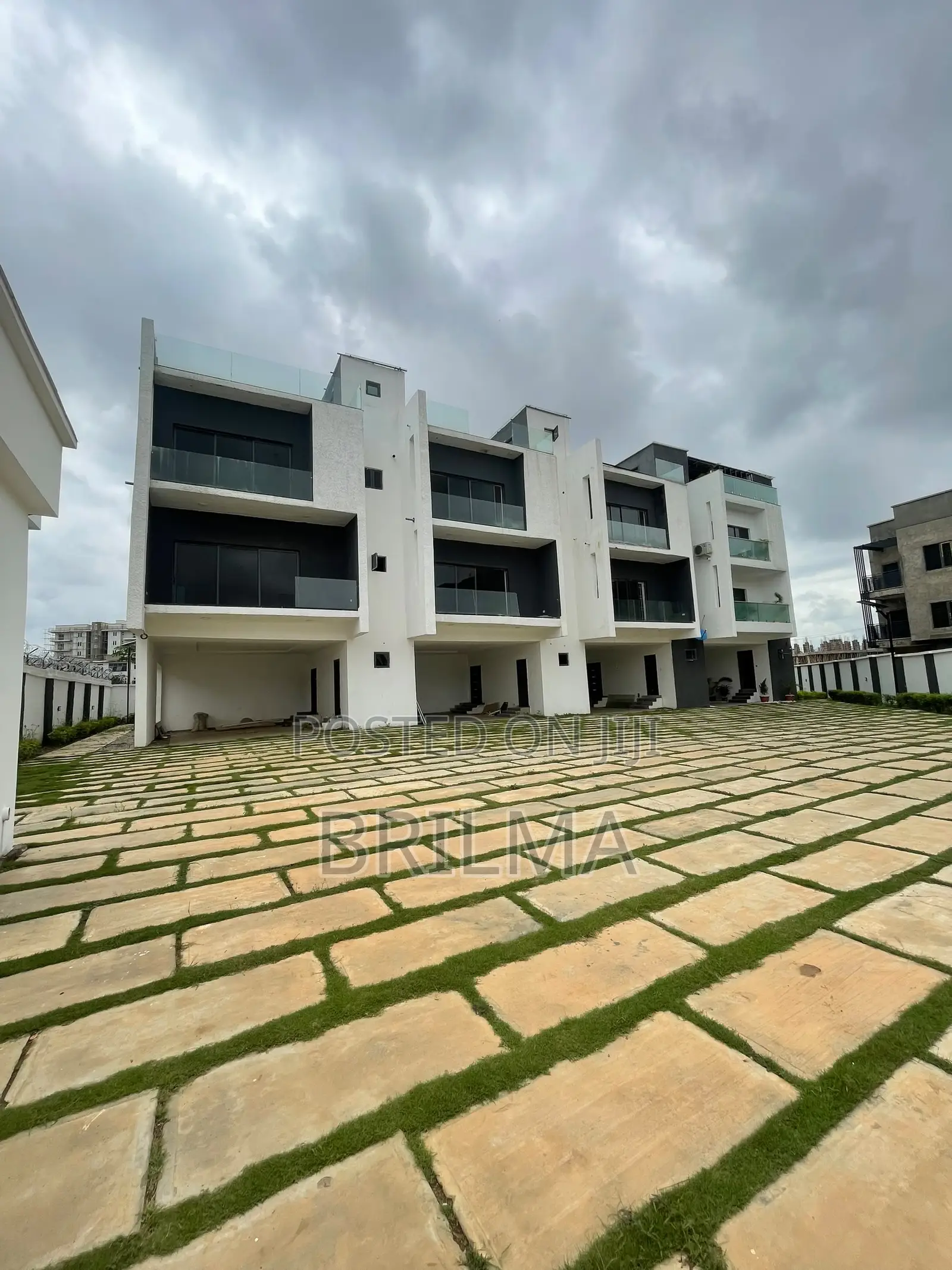 4bdrm Duplex in Mabushi for sale in Mabushi