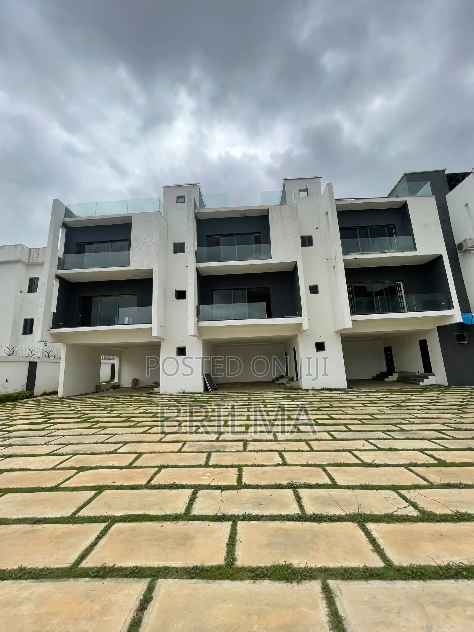 4bdrm Duplex in Mabushi for sale in Mabushi