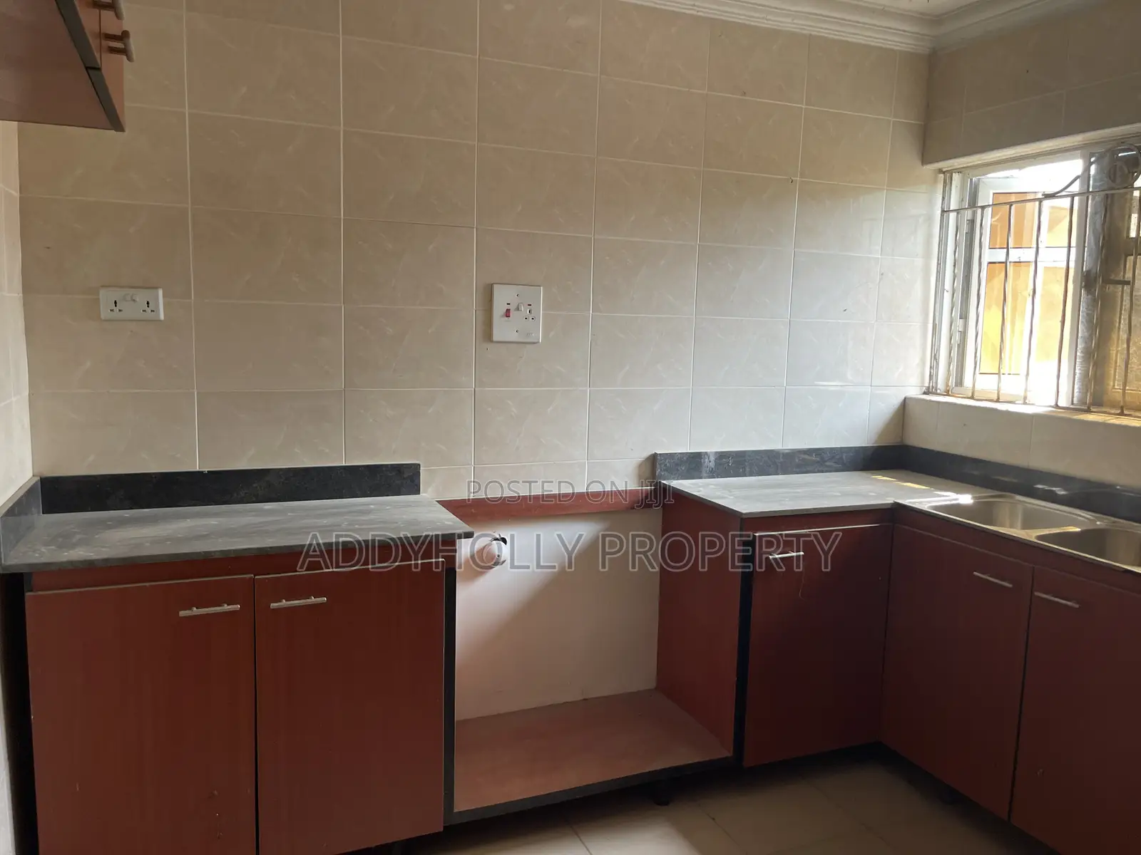 4bdrm Townhouse/Terrace in Sparklight Estate, Pakuro for sale in Pakuro