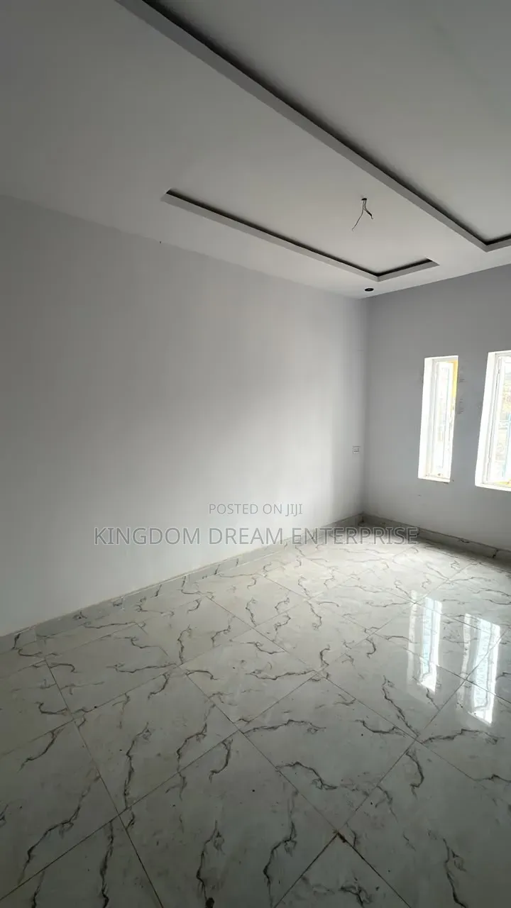 2bdrm Apartment in Yaba Lagos, Alagomeji for sale in Alagomeji