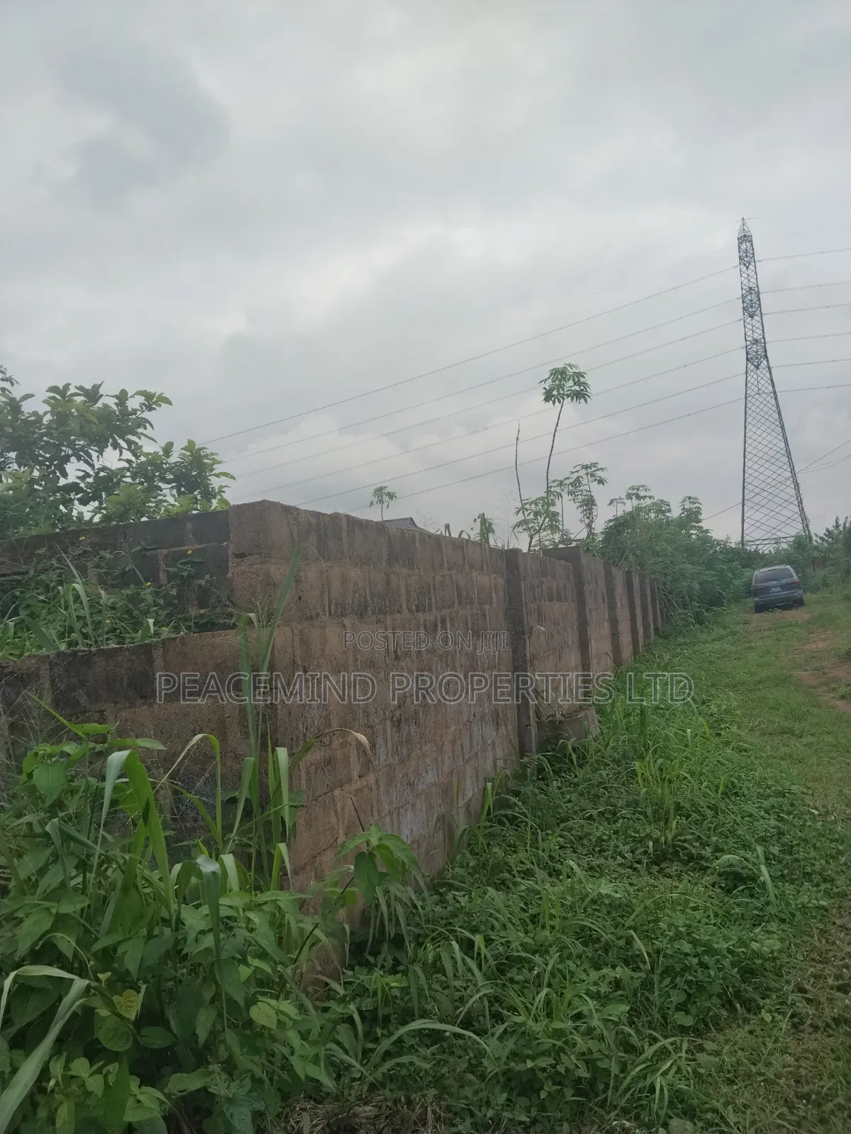 For Sale Full Plot Fenced Round and Gated in Emerald City Shimawa in Ifo