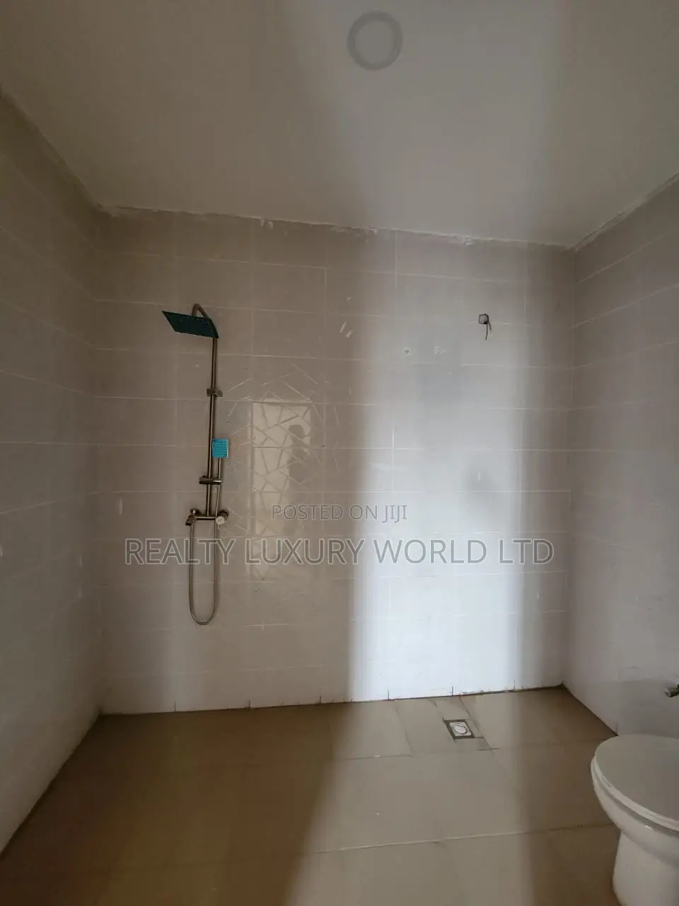 3bdrm Apartment in Kaura for rent in Kaura