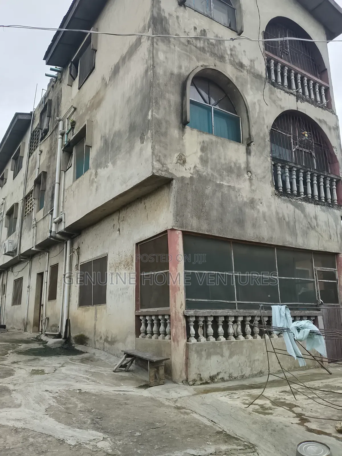 11bdrm Block of Flats in Okeoriya, Jumofak for sale in Jumofak