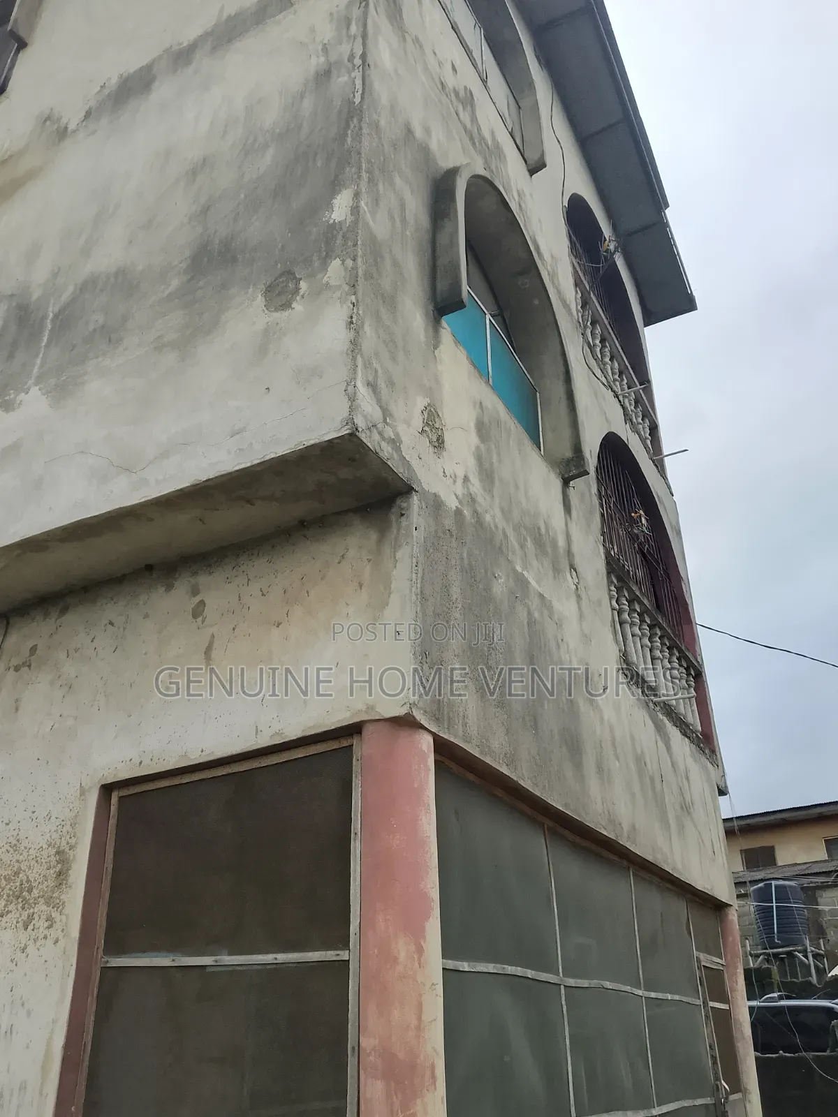 11bdrm Block of Flats in Okeoriya, Jumofak for sale in Jumofak
