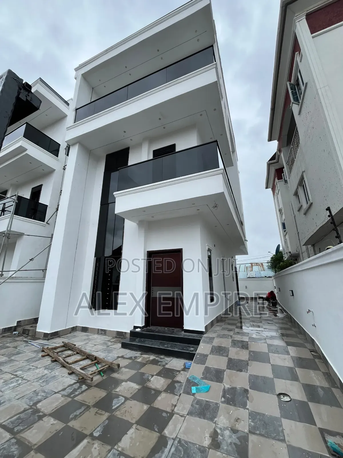 5bdrm Duplex in Ago Palace for sale in Ago Palace