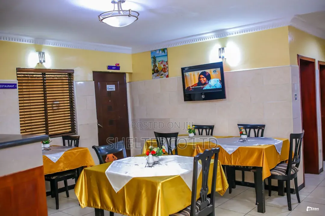 21 Rooms Hotel in Aguda / Surulere