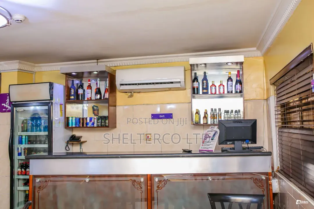 21 Rooms Hotel in Aguda / Surulere