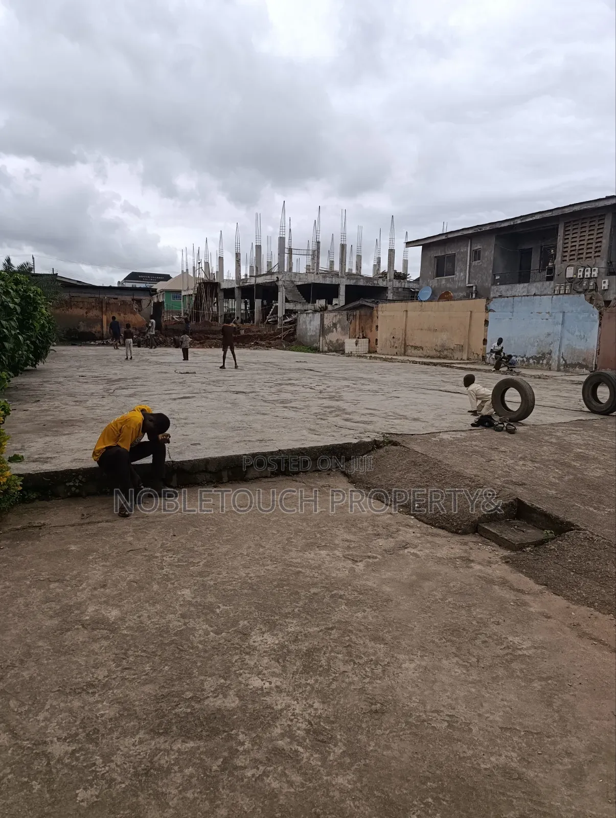 Dry Table Land Fence Round With Gate at Off Liasu Rd in Idimu
