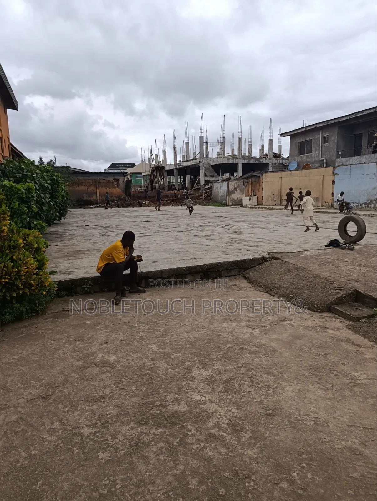 Dry Table Land Fence Round With Gate at Off Liasu Rd in Idimu