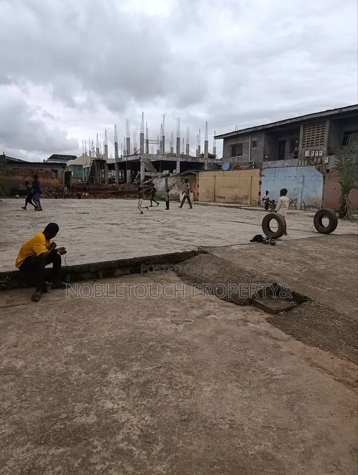 Dry Table Land Fence Round With Gate at Off Liasu Rd in Idimu