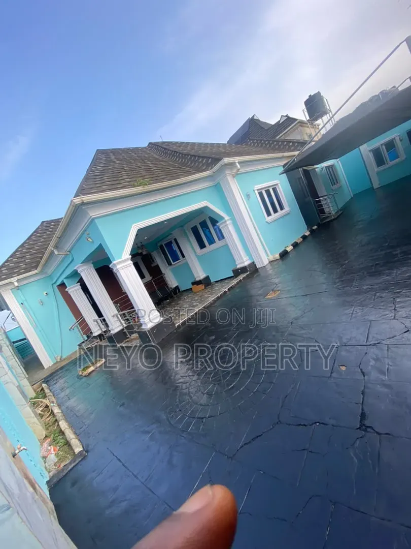 Furnished 4bdrm Bungalow in At Idi-Shin Ajinde for rent in Akala Express