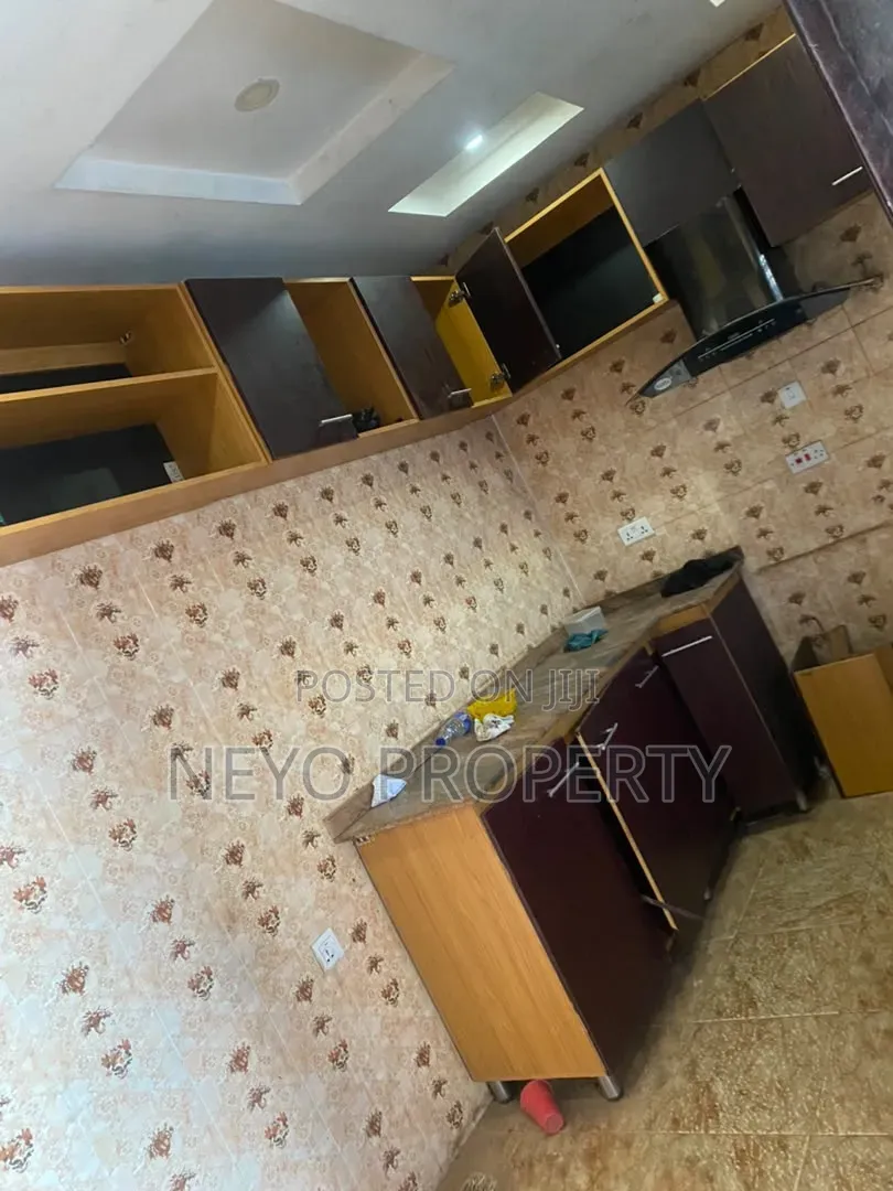 Furnished 4bdrm Bungalow in At Idi-Shin Ajinde for rent in Akala Express