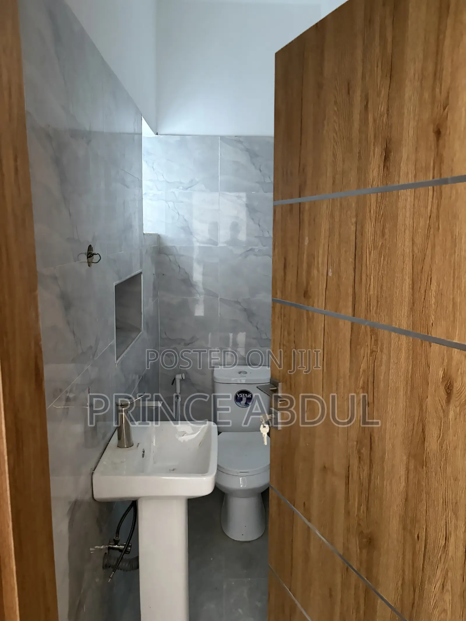 Furnished 3bdrm Block of Flats in Life Camp for sale in Life Camp