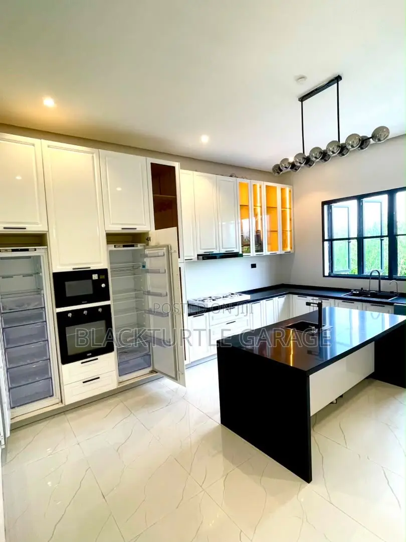 6bdrm Duplex in Off Lekki-Epe Expressway for sale in Off Lekki-Epe Expressway