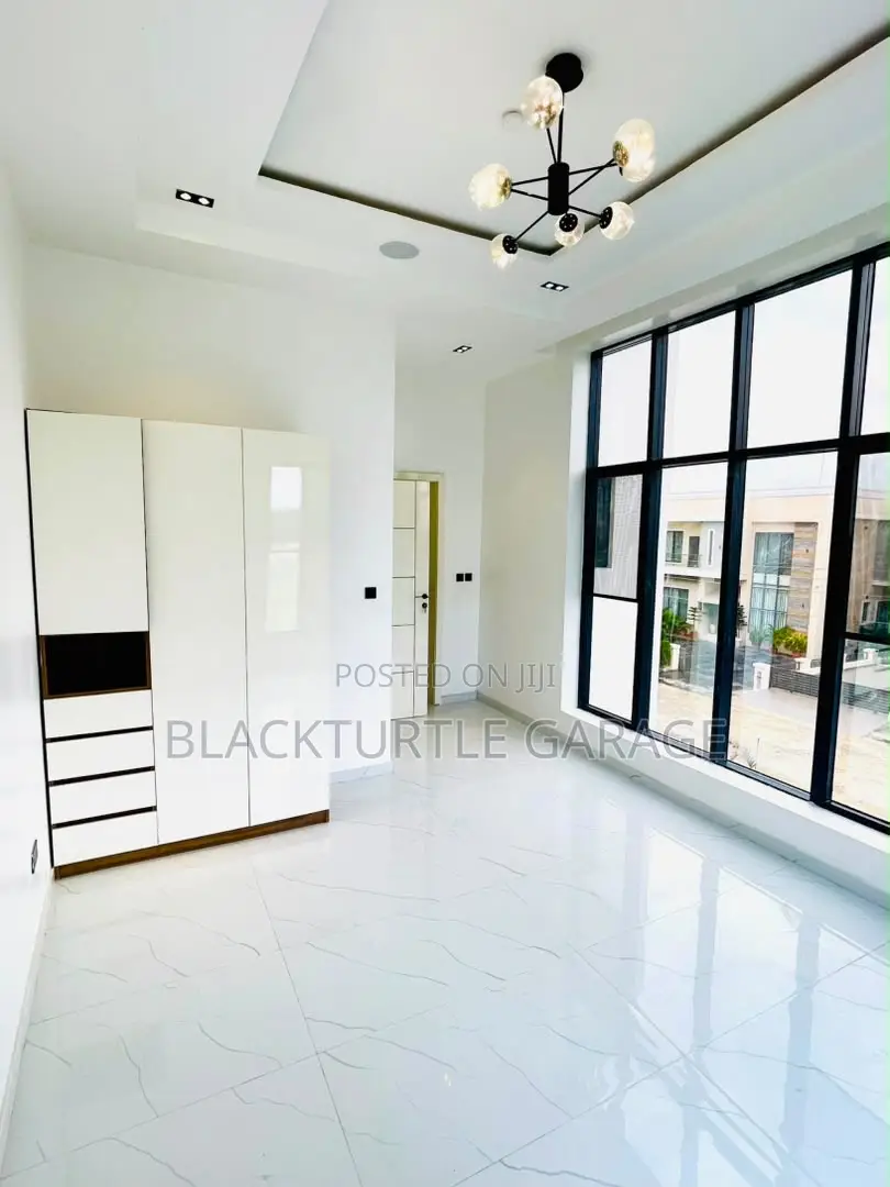6bdrm Duplex in Off Lekki-Epe Expressway for sale in Off Lekki-Epe Expressway