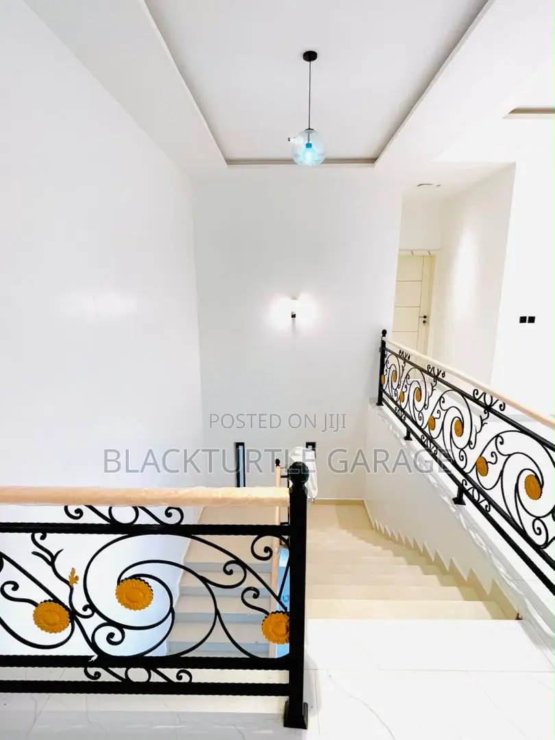 6bdrm Duplex in Off Lekki-Epe Expressway for sale in Off Lekki-Epe Expressway
