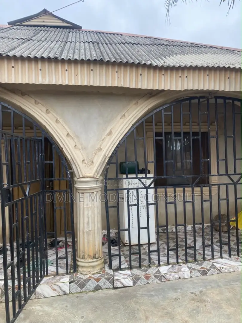 4bdrm House in Lagos State for sale in Lagos State