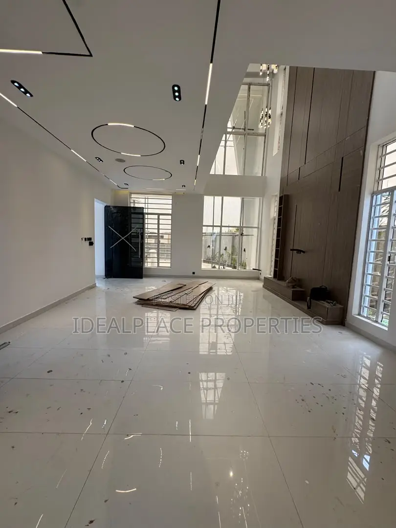 5bdrm Duplex in Chevron for sale in Chevron